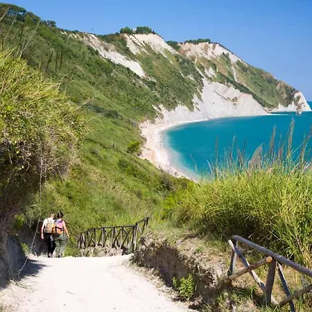 Lole Sulla Via Del Conero * Ancona